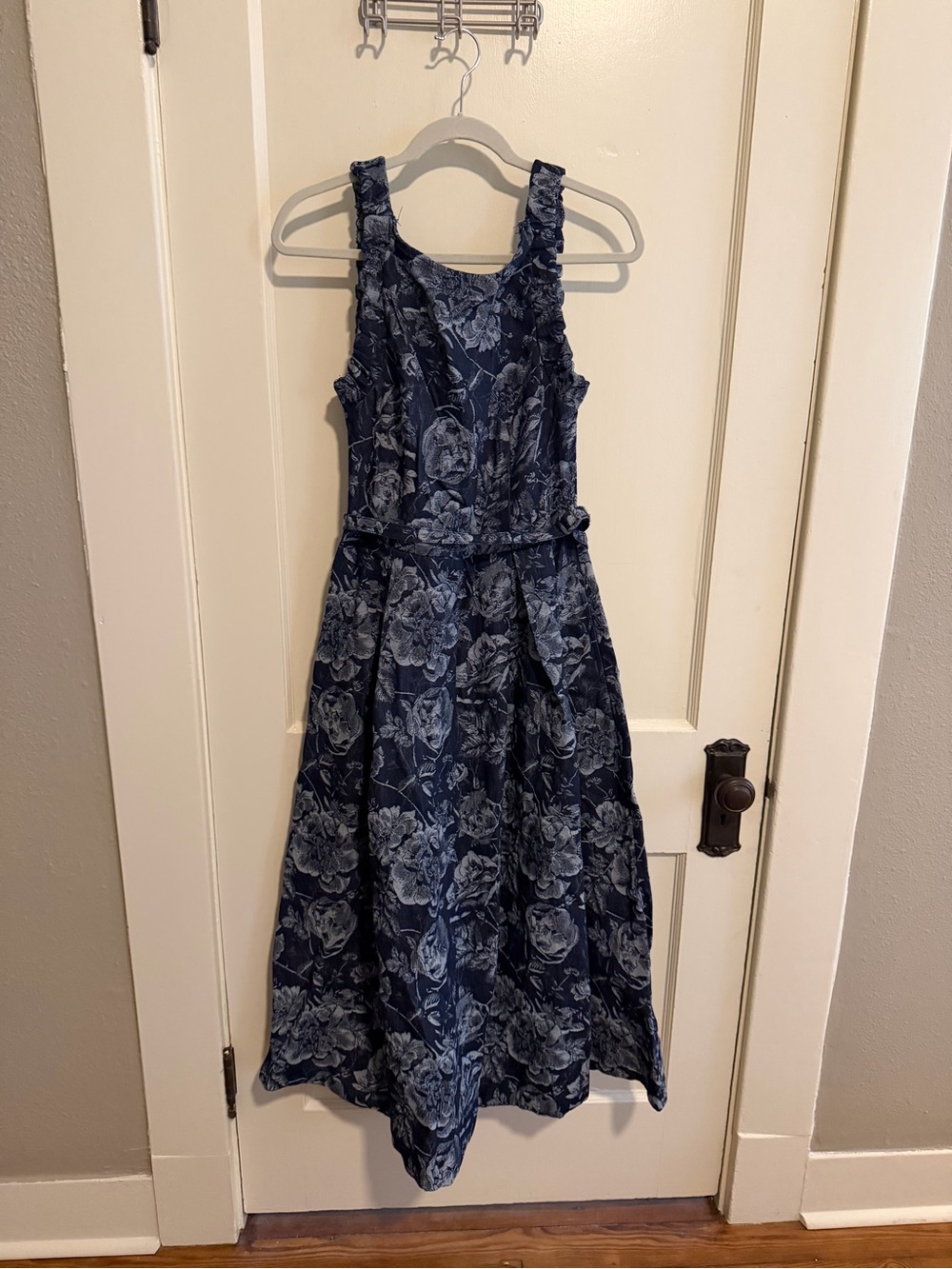 Navy Blue Floral Sleeveless Midi Dress